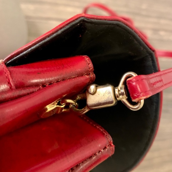 La Scala Vintage Red Purse - Picture 10 of 12